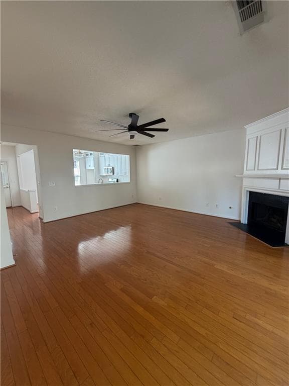 3 bedroom, 3 bathroom, 1,370 sq ft townhouse for sale at 4645 Valais Court 107, Alpharetta, GA 30022 — photo 3