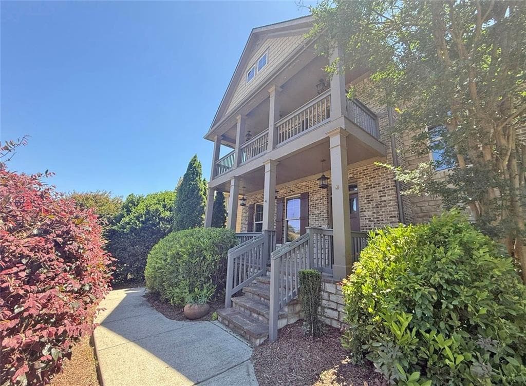 4 bedroom, 3 bathroom, 3,863 sq ft single family residence under contract at 2294 Lake Cove Court, Buford, GA 30519