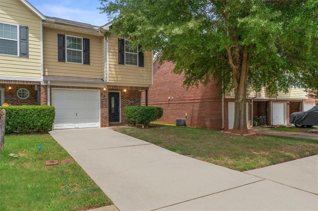 3 bedroom, 3 bathroom, 1,597 sq ft townhouse for rent at 255 Magnolia Gardens Walk, Mcdonough, GA 30253 for $1,675 a month — photo 2