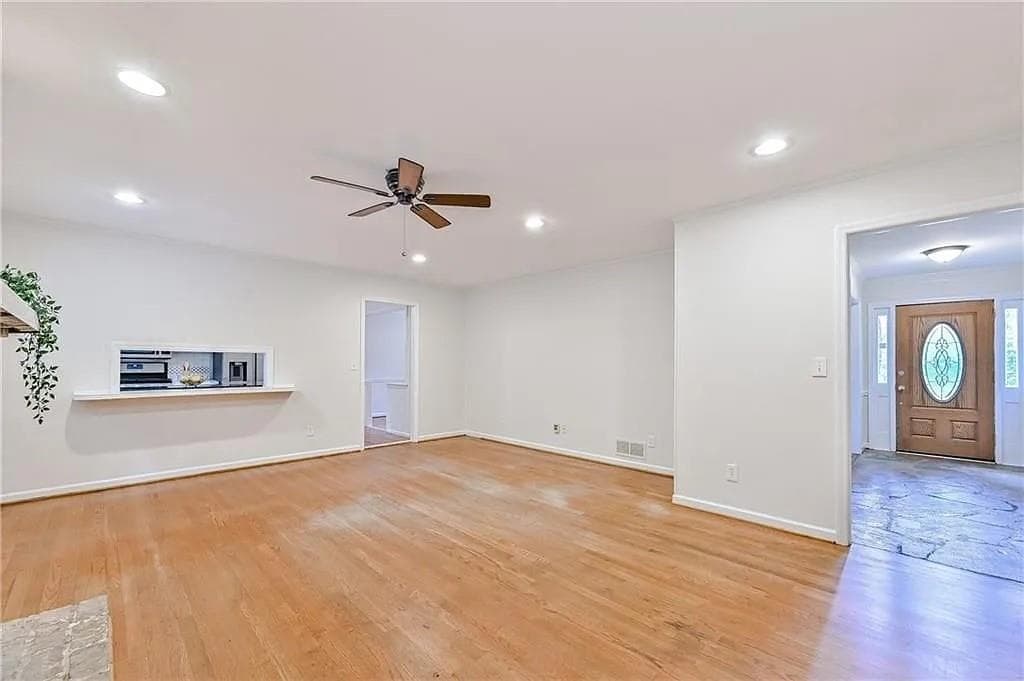 3 bedroom, 2 bathroom, 1,770 sq ft single family residence for rent at 260 River Valley Road, Atlanta, GA 30328 for $2,750 a month — photo 9