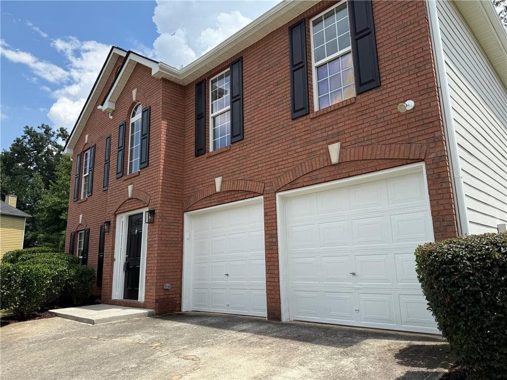 4 bedroom, 3 bathroom, 2,960 sq ft single family residence under contract at 2966 Fairton Trail, Lithonia, GA 30038 — photo 2