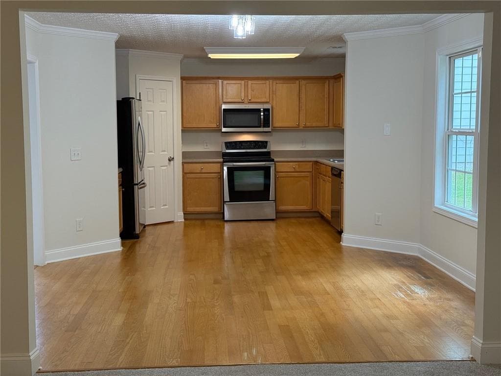 4 bedroom, 3 bathroom, 2,960 sq ft single family residence under contract at 2966 Fairton Trail, Lithonia, GA 30038 — photo 5