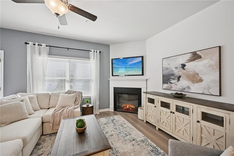 3 bedroom, 3 bathroom, 1,946 sq ft single family residence for rent at 405 Lanier Circle, Woodstock, GA 30189 for $2,300 a month — photo 4