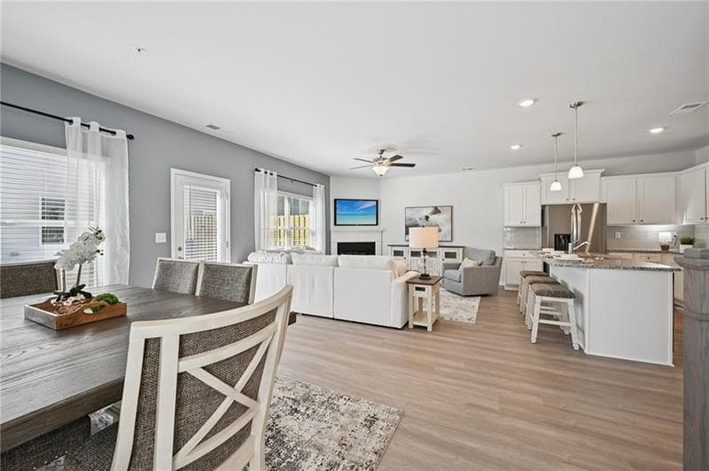 3 bedroom, 3 bathroom, 1,946 sq ft single family residence for rent at 405 Lanier Circle, Woodstock, GA 30189 for $2,300 a month — photo 7