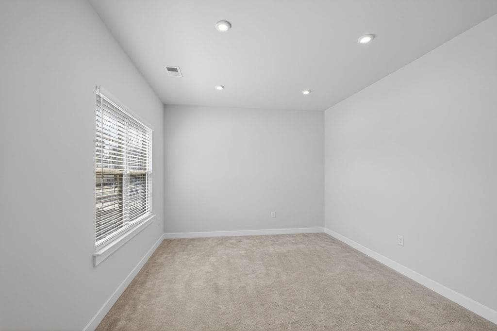 5 bedroom, 3 bathroom, 2,728 sq ft single family residence under contract at 219 Crabapple Road, Mcdonough, GA 30253 — photo 5