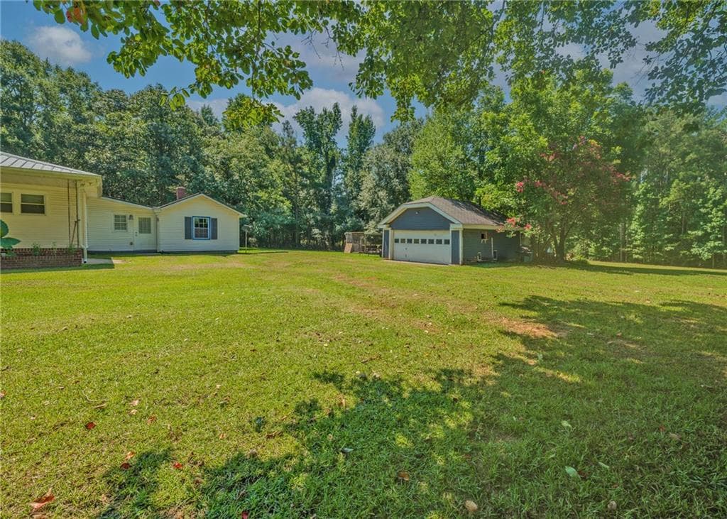 4 bedroom, 2 bathroom, 2,457 sq ft single family residence for sale at 1803 Bowman Highway, Dewy Rose, GA 30634 — photo 9