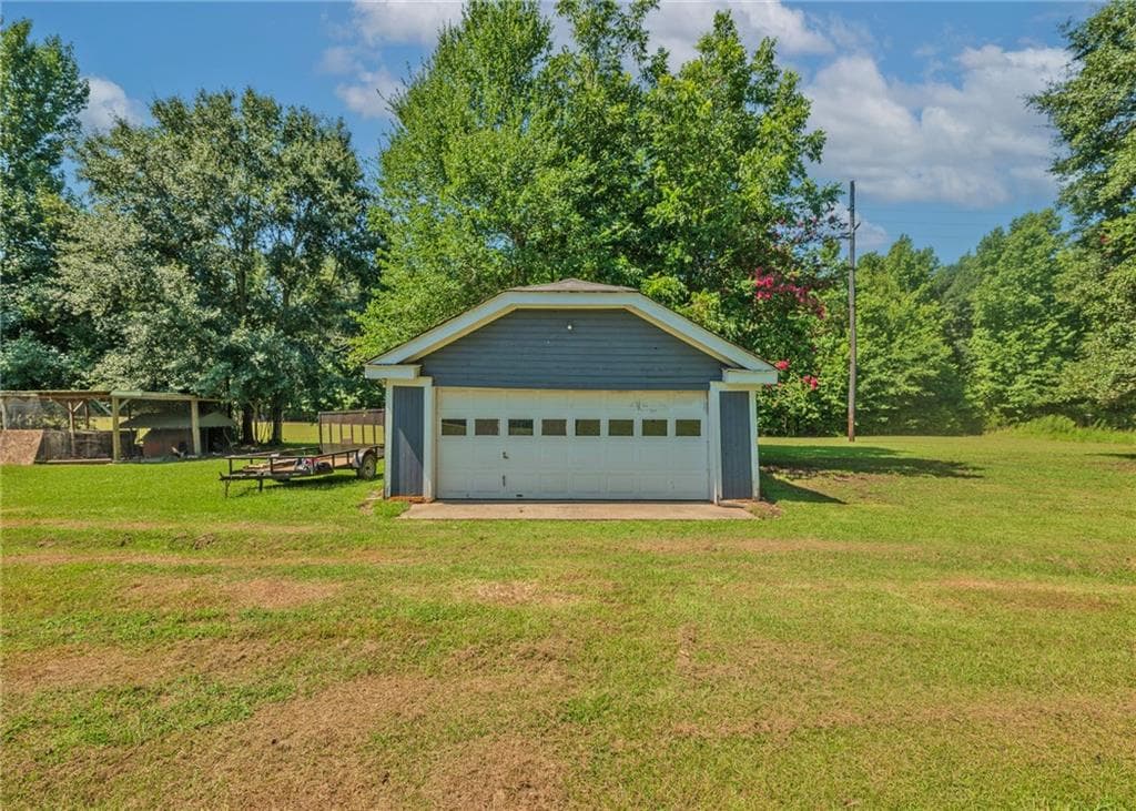 4 bedroom, 2 bathroom, 2,457 sq ft single family residence for sale at 1803 Bowman Highway, Dewy Rose, GA 30634 — photo 10