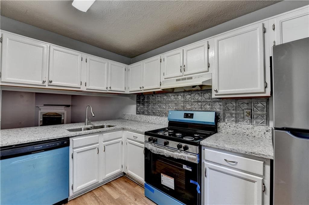 2 bedroom, 3 bathroom, 1,270 sq ft townhouse for sale at 4029 Heritage Valley Court, Norcross, GA 30093 — photo 4