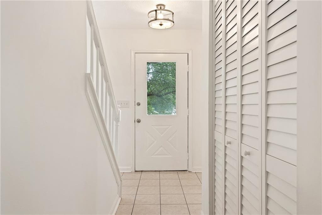 4 bedroom, 3 bathroom, 1,568 sq ft single family residence for sale at 556 Sunfield Drive, Lilburn, GA 30047 — photo 8