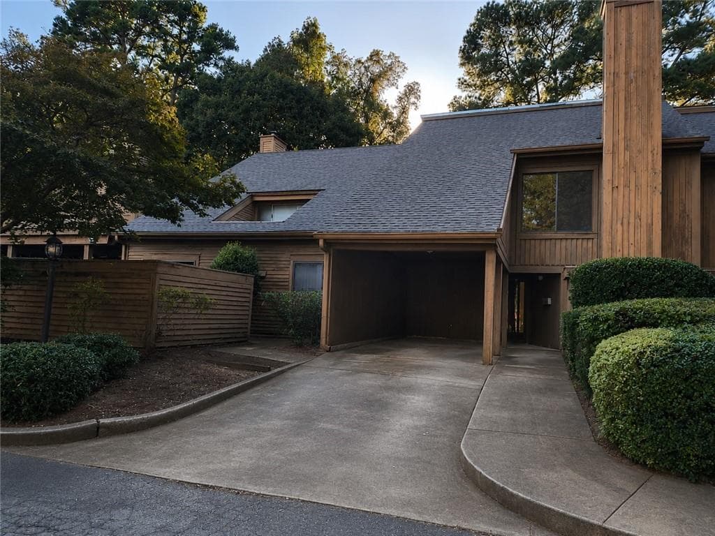 3 bedroom, 3 bathroom, 2,067 sq ft condominium under contract at 38 Willowick Court, Lithonia, GA 30038