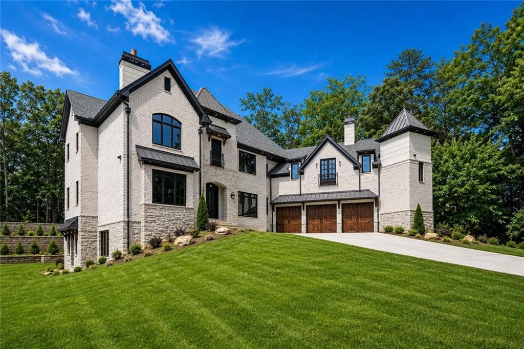5 bedroom, 6 bathroom, 7,206 sq ft single family residence for sale at 10745 Shallowford Road, Roswell, GA 30075 — photo 7