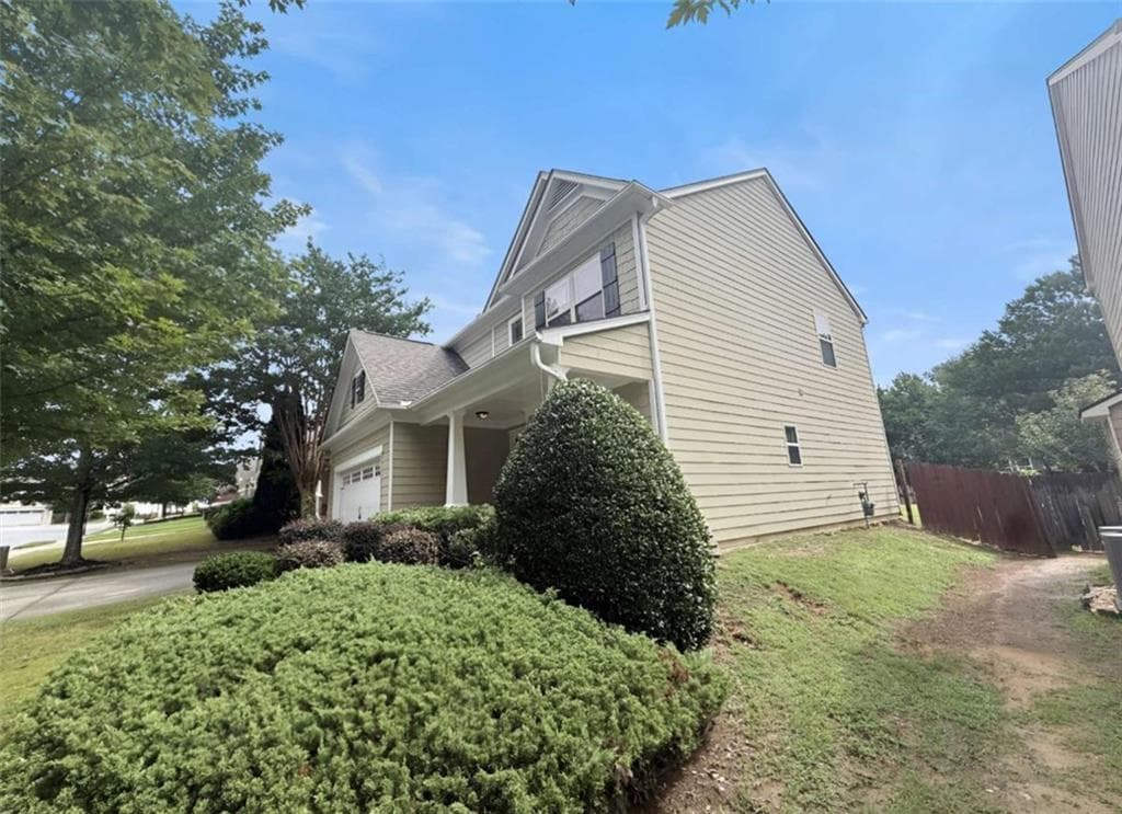 4 bedroom, 3 bathroom, 2,098 sq ft single family residence for sale at 1704 Wilford Drive, Lawrenceville, GA 30043 — photo 4