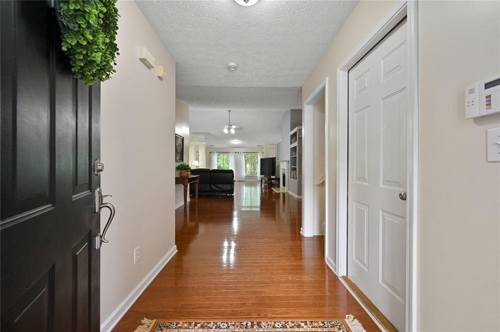 4 bedroom, 2 bathroom, 2,610 sq ft single family residence under contract at 1661 Jami Hollow Way, Lawrenceville, GA 30043 — photo 10