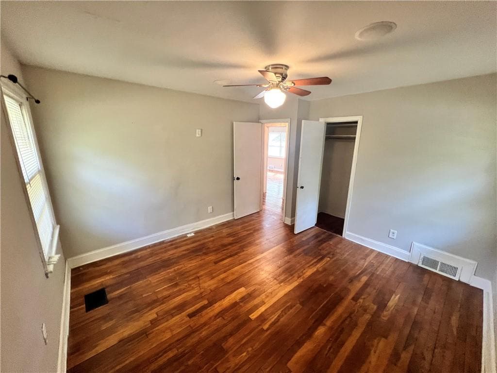 3 bedroom, 1 bathroom, 1,800 sq ft single family residence for sale at 2229 Beecher Circle, Atlanta, GA 30311 — photo 4