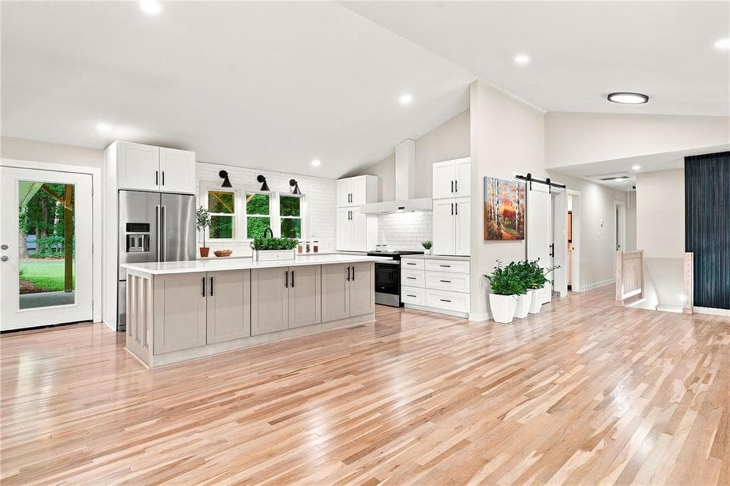 4 bedroom, 3 bathroom, 2,725 sq ft single family residence for sale at 2618 Beechwood Drive, Marietta, GA 30062 — photo 5