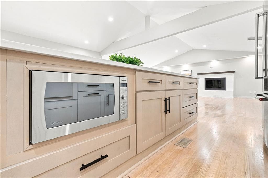 4 bedroom, 3 bathroom, 2,725 sq ft single family residence for sale at 2618 Beechwood Drive, Marietta, GA 30062 — photo 9