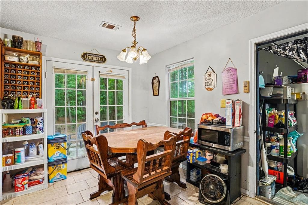 3 bedroom, 2 bathroom, 1,435 sq ft single family residence for sale at 205 Woodcrest Drive, Covington, GA 30016 — photo 6