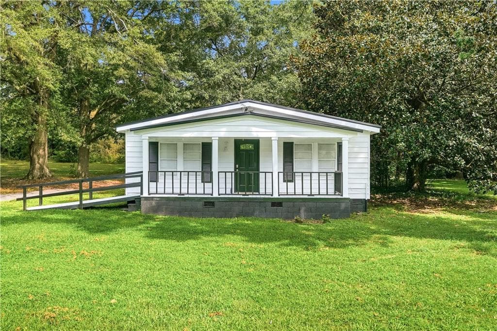 3 bedroom, 1 bathroom, 1,271 sq ft single family residence for sale at 2972 Jefferson Street, Austell, GA 30106 — photo 1 of 30