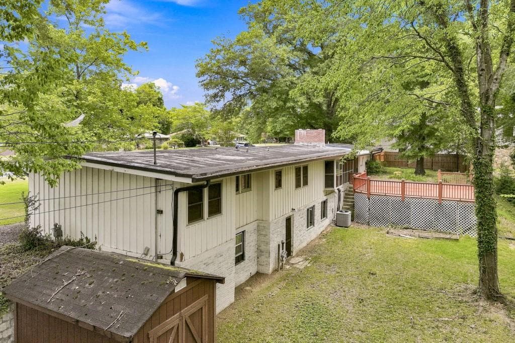 3 bedroom, 2 bathroom, 1,332 sq ft single family residence for sale at 989 Rudolph Street, Gainesville, GA 30501 — photo 4