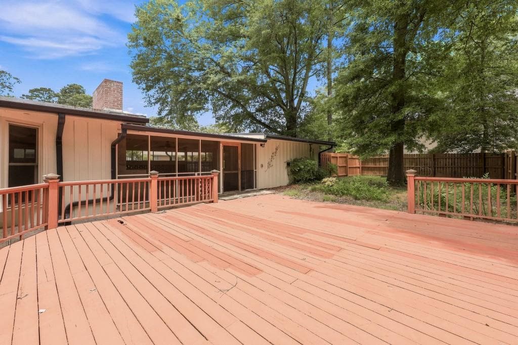 3 bedroom, 2 bathroom, 1,332 sq ft single family residence for sale at 989 Rudolph Street, Gainesville, GA 30501 — photo 5