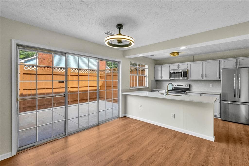 2 bedroom, 3 bathroom, 1,196 sq ft townhouse under contract at 1111 Greenyard Way, Norcross, GA 30093 — photo 5