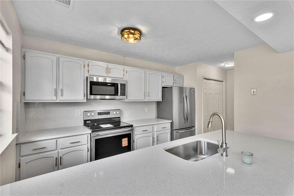2 bedroom, 3 bathroom, 1,196 sq ft townhouse under contract at 1111 Greenyard Way, Norcross, GA 30093 — photo 7