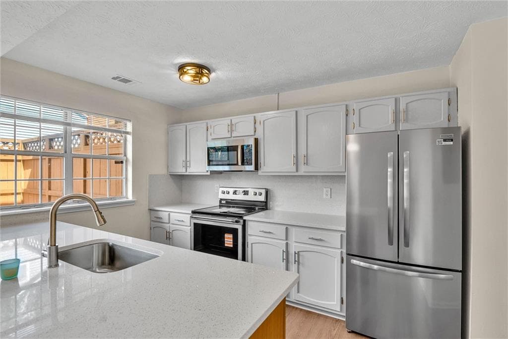 2 bedroom, 3 bathroom, 1,196 sq ft townhouse under contract at 1111 Greenyard Way, Norcross, GA 30093 — photo 8