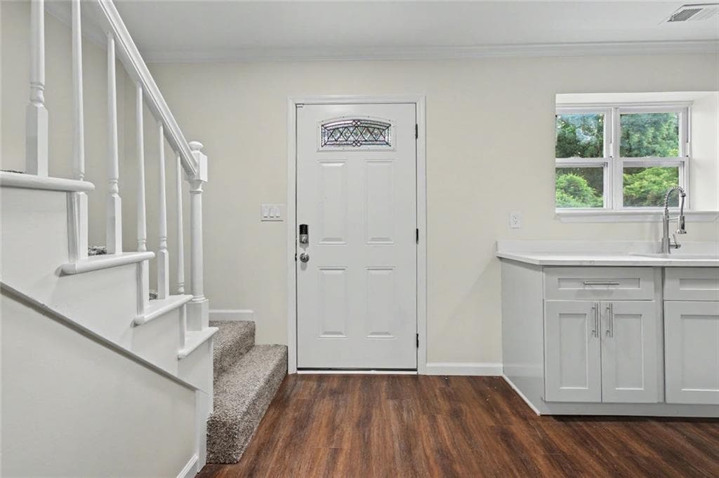 2 bedroom, 3 bathroom, 1,280 sq ft townhouse under contract at 6456 Abercorn Street, Union City, GA 30291 — photo 2
