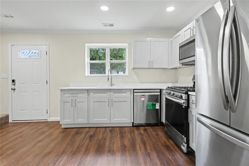 2 bedroom, 3 bathroom, 1,280 sq ft townhouse under contract at 6456 Abercorn Street, Union City, GA 30291 — photo 4