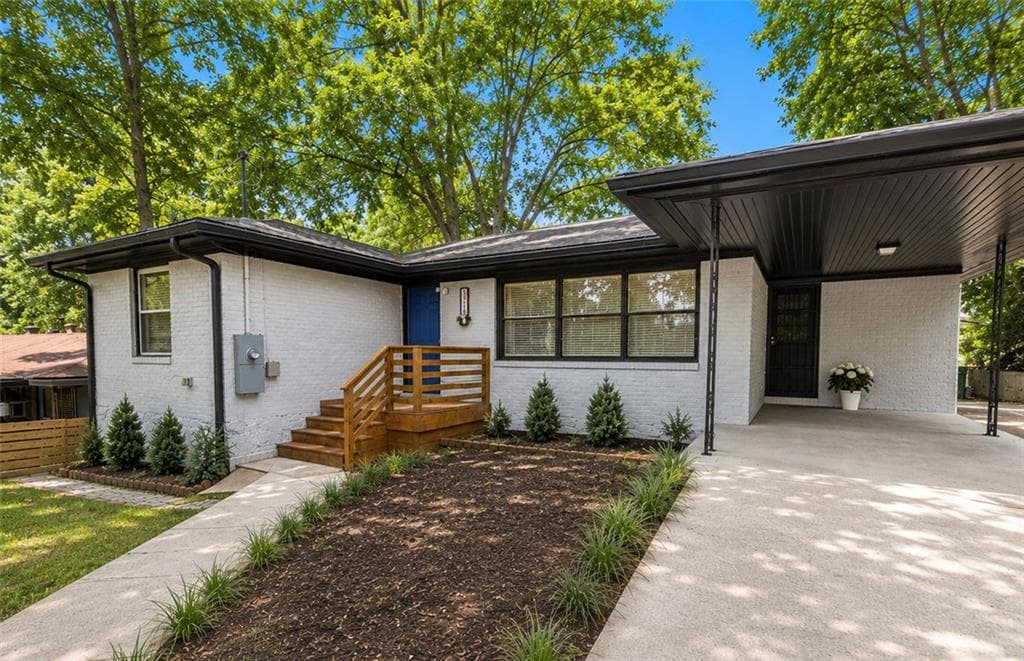 4 bedroom, 3 bathroom, 1,850 sq ft single family residence under contract at 3416 Maplehurst Drive, Decatur, GA 30032 — photo 2