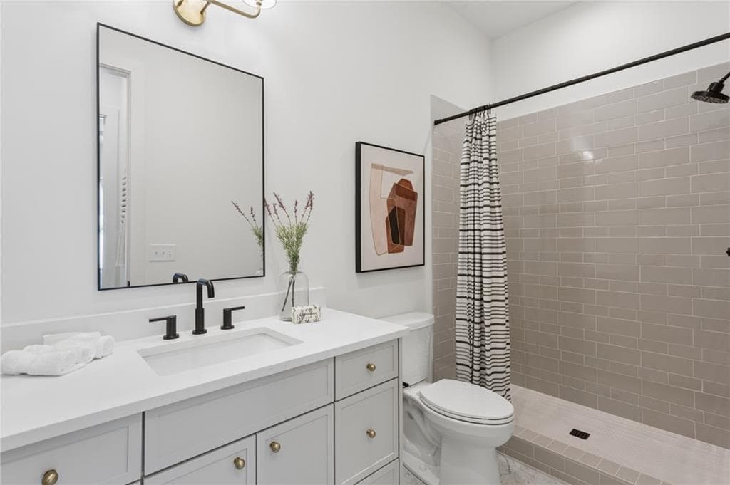 5 bedroom, 4 bathroom, 3,400 sq ft single family residence for sale at 2471 Edwards Drive, Atlanta, GA 30318 — photo 8