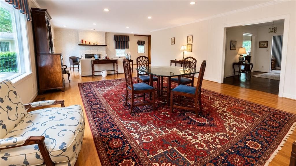 4 bedroom, 4 bathroom, 3,028 sq ft single family residence under contract at 920 Buckingham Circle, Atlanta, GA 30327 — photo 6