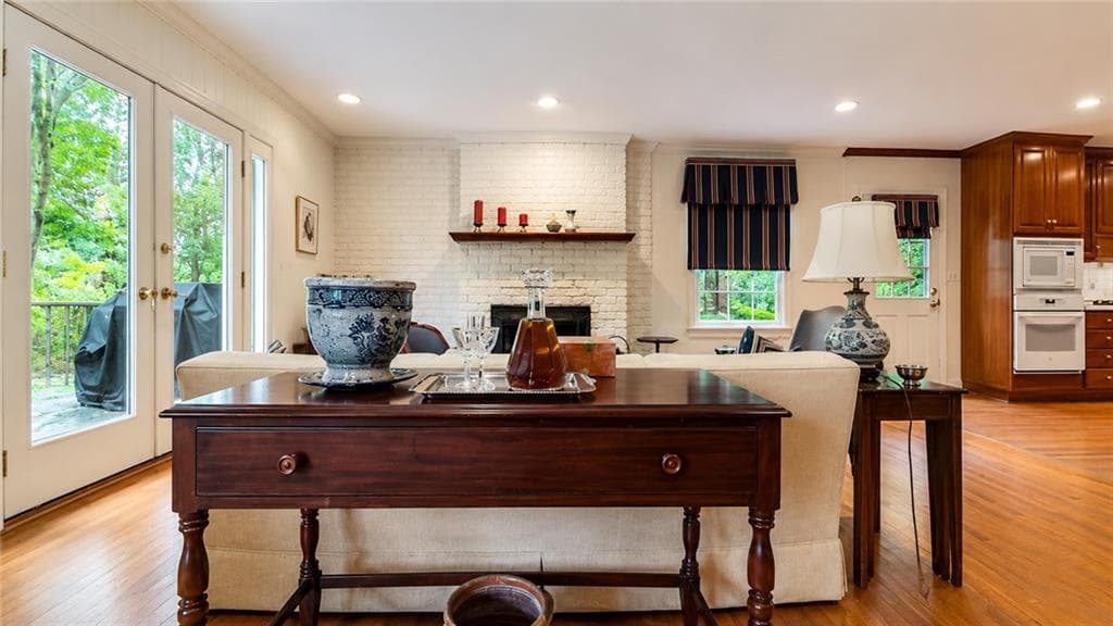 4 bedroom, 4 bathroom, 3,028 sq ft single family residence under contract at 920 Buckingham Circle, Atlanta, GA 30327 — photo 7