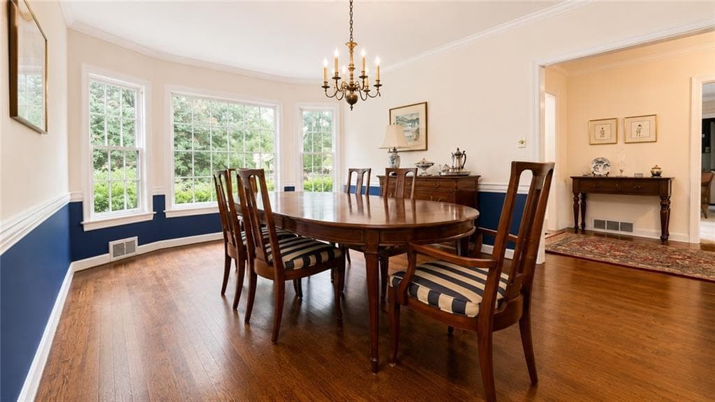 4 bedroom, 4 bathroom, 3,028 sq ft single family residence under contract at 920 Buckingham Circle, Atlanta, GA 30327 — photo 10