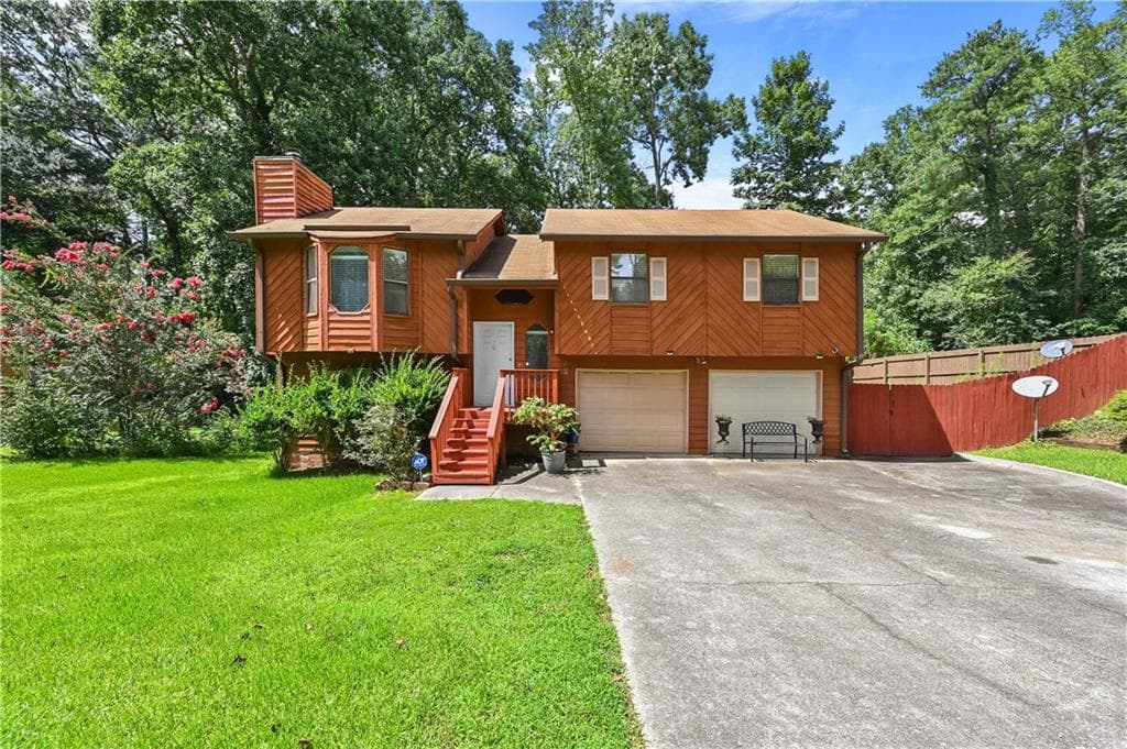 3 bedroom, 2 bathroom, 1,774 sq ft single family residence for sale at 2670 Throatlatch Lane, Marietta, GA 30064