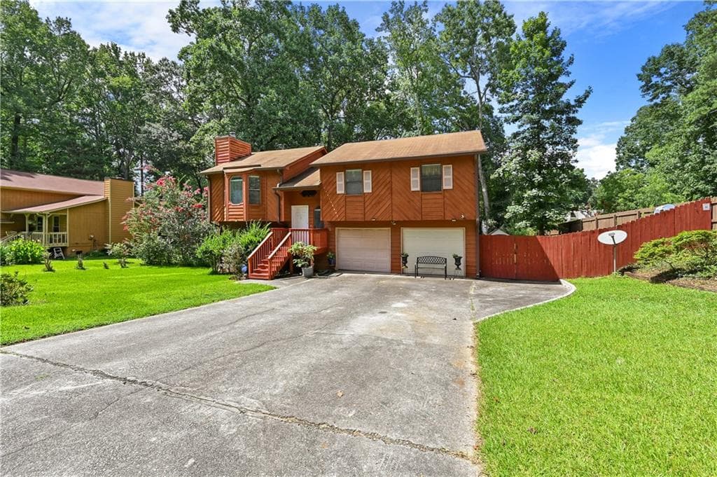 3 bedroom, 2 bathroom, 1,774 sq ft single family residence for sale at 2670 Throatlatch Lane, Marietta, GA 30064 — photo 4