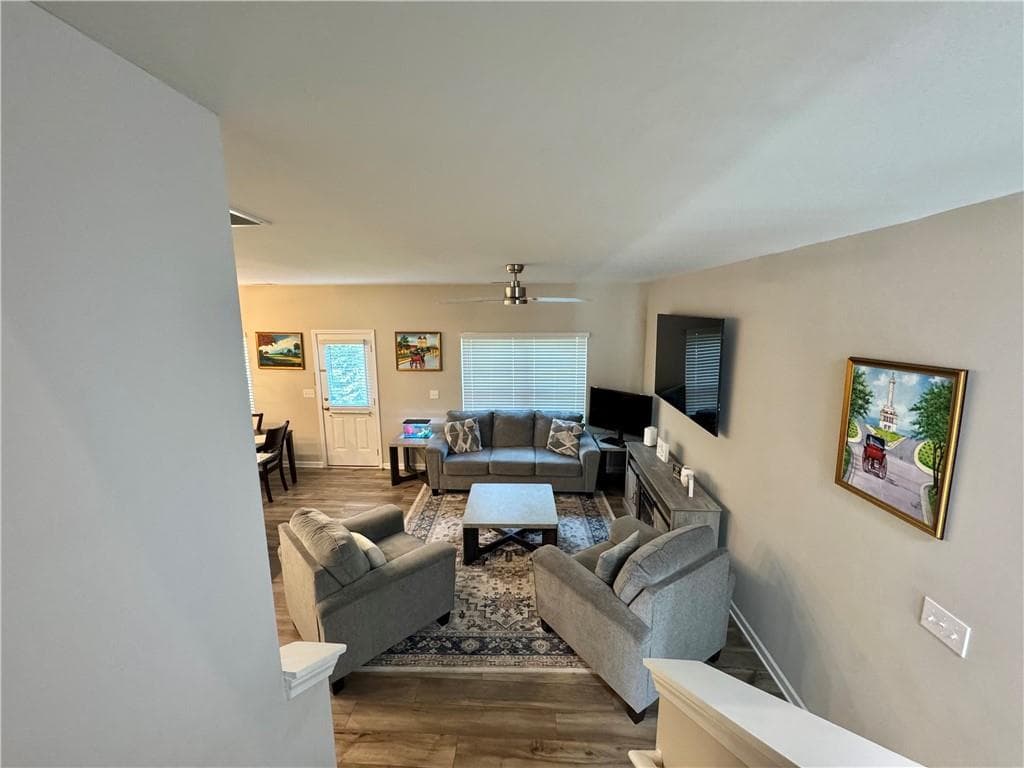 3 bedroom, 3 bathroom, 1,728 sq ft townhouse for sale at 1433 Ben Park Way, Grayson, GA 30017 — photo 8