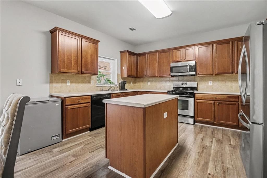 4 bedroom, 3 bathroom, 3,002 sq ft single family residence for sale at 7392 Poppy Way, Union City, GA 30291 — photo 10
