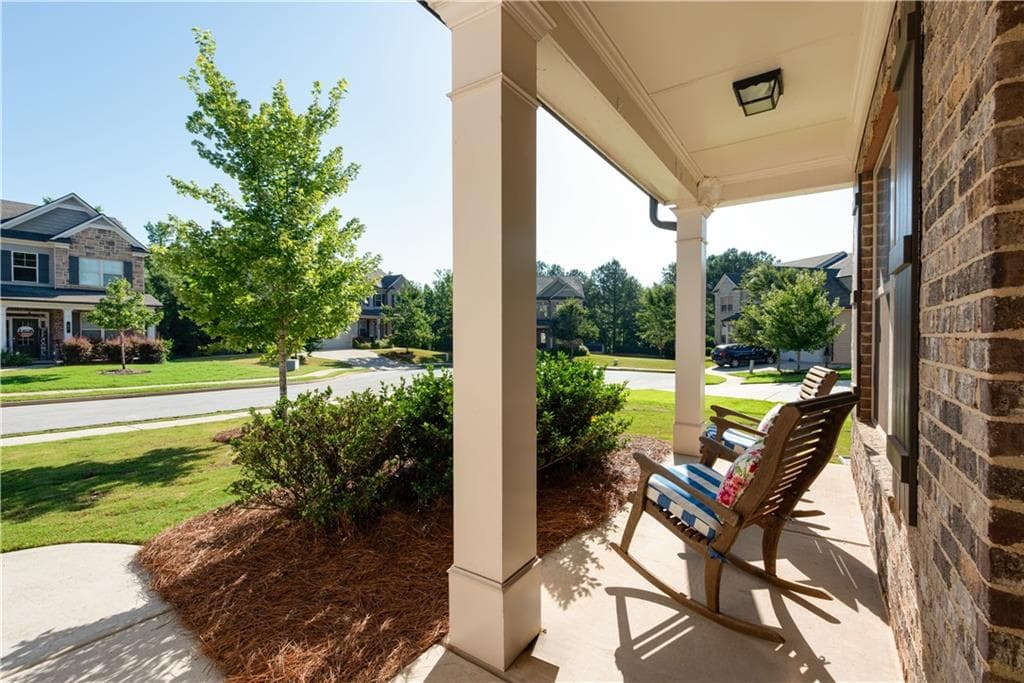 4 bedroom, 3 bathroom, 2,519 sq ft single family residence for sale at 64 Heron Court, Jefferson, GA 30549 — photo 3