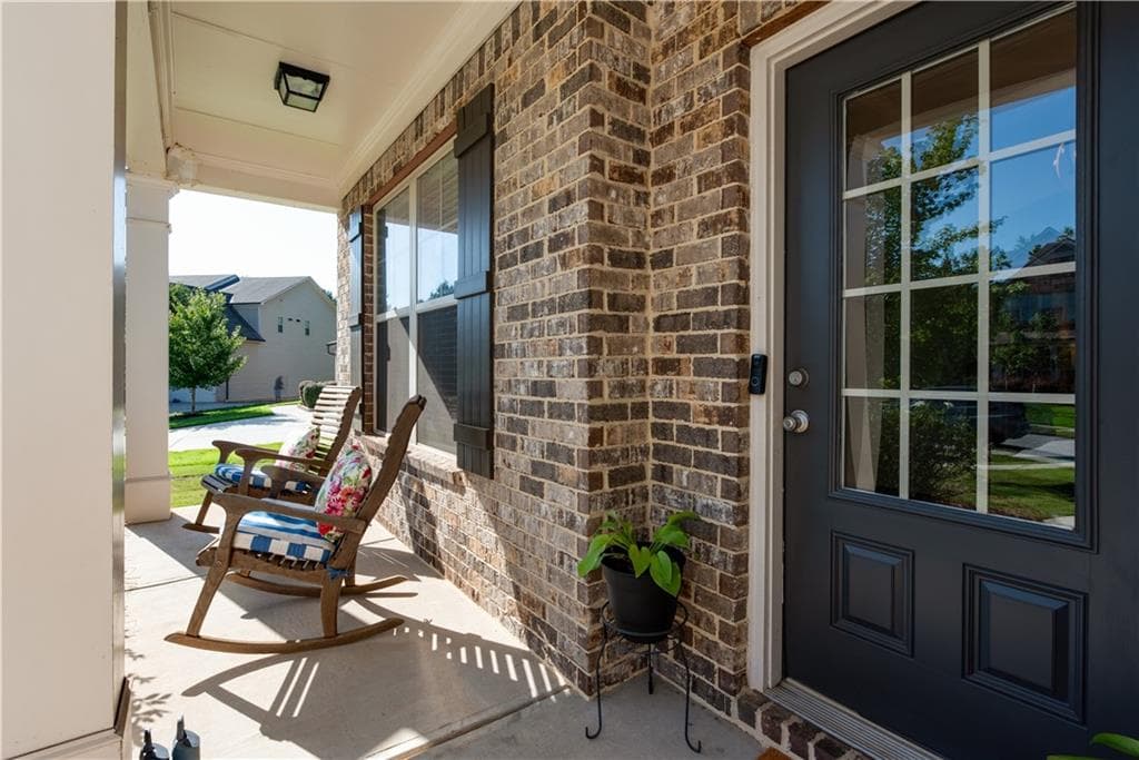 4 bedroom, 3 bathroom, 2,519 sq ft single family residence for sale at 64 Heron Court, Jefferson, GA 30549 — photo 4