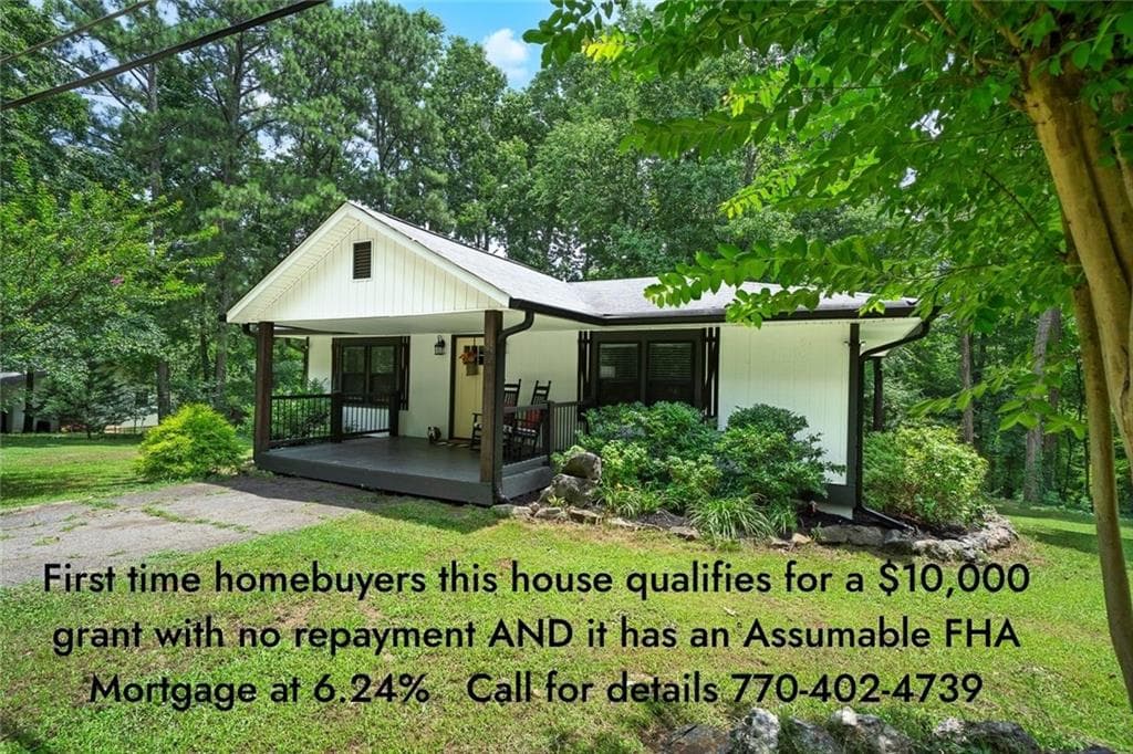 3 bedroom, 2 bathroom, 912 sq ft single family residence for sale at 62 Valley View Drive, Cartersville, GA 30120 — photo 1 of 44