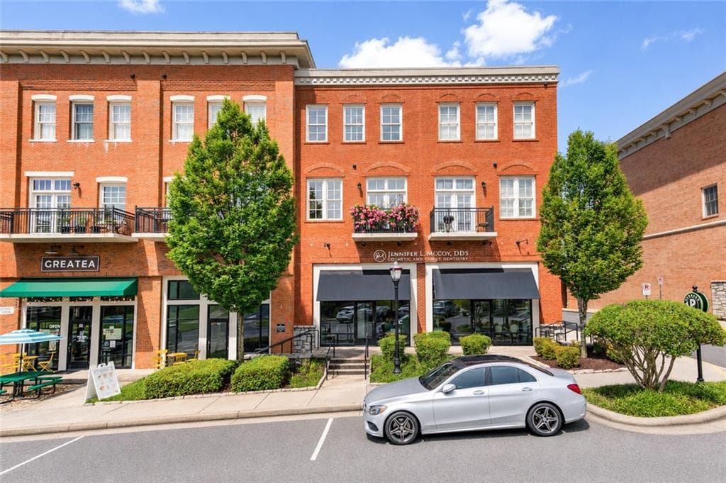 2 bedroom, 3 bathroom, 2,080 sq ft condominium for sale at 3930 Charleston Market Street 218, Suwanee, GA 30024 — photo 2