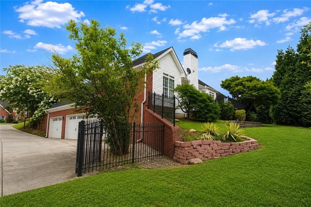 3 bedroom, 3 bathroom, 3,423 sq ft single family residence under contract at 4275 Rosestone Court, Douglasville, GA 30135 — photo 4