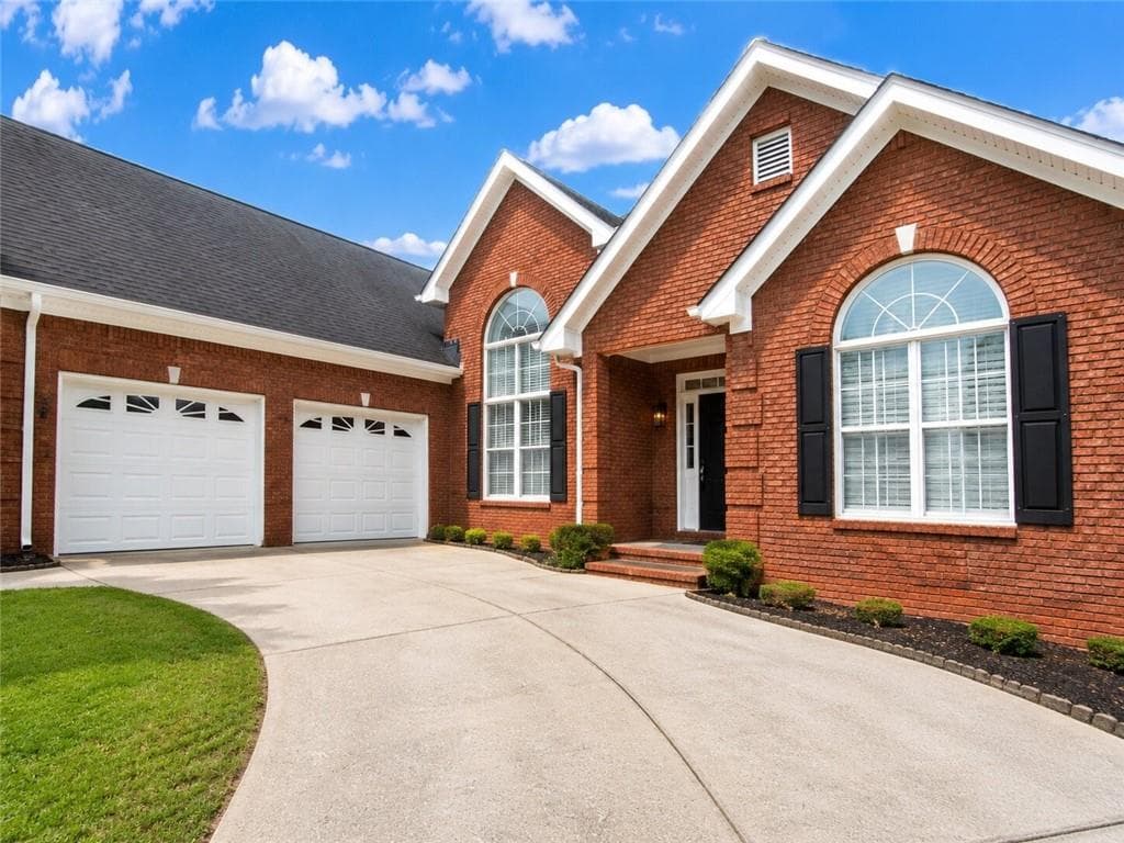 3 bedroom, 3 bathroom, 3,423 sq ft single family residence under contract at 4275 Rosestone Court, Douglasville, GA 30135 — photo 6