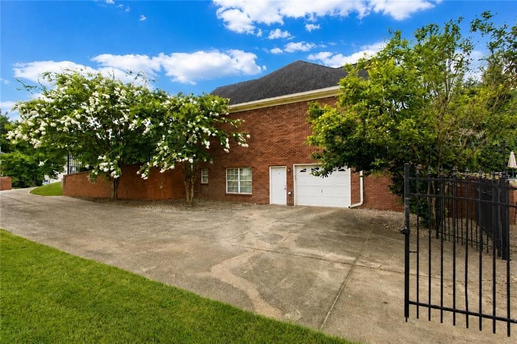 3 bedroom, 3 bathroom, 3,423 sq ft single family residence under contract at 4275 Rosestone Court, Douglasville, GA 30135 — photo 7