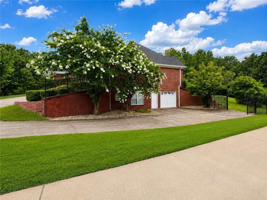 3 bedroom, 3 bathroom, 3,423 sq ft single family residence under contract at 4275 Rosestone Court, Douglasville, GA 30135 — photo 8