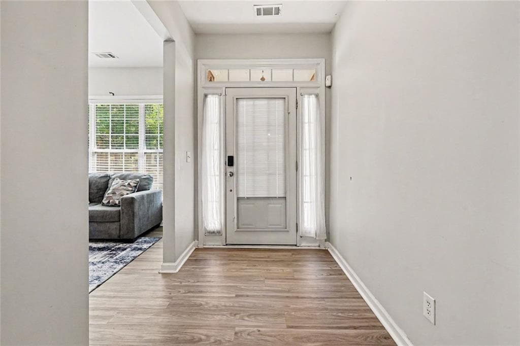 4 bedroom, 3 bathroom, 2,843 sq ft single family residence under contract at 1641 Hedington Court, Lawrenceville, GA 30045 — photo 2