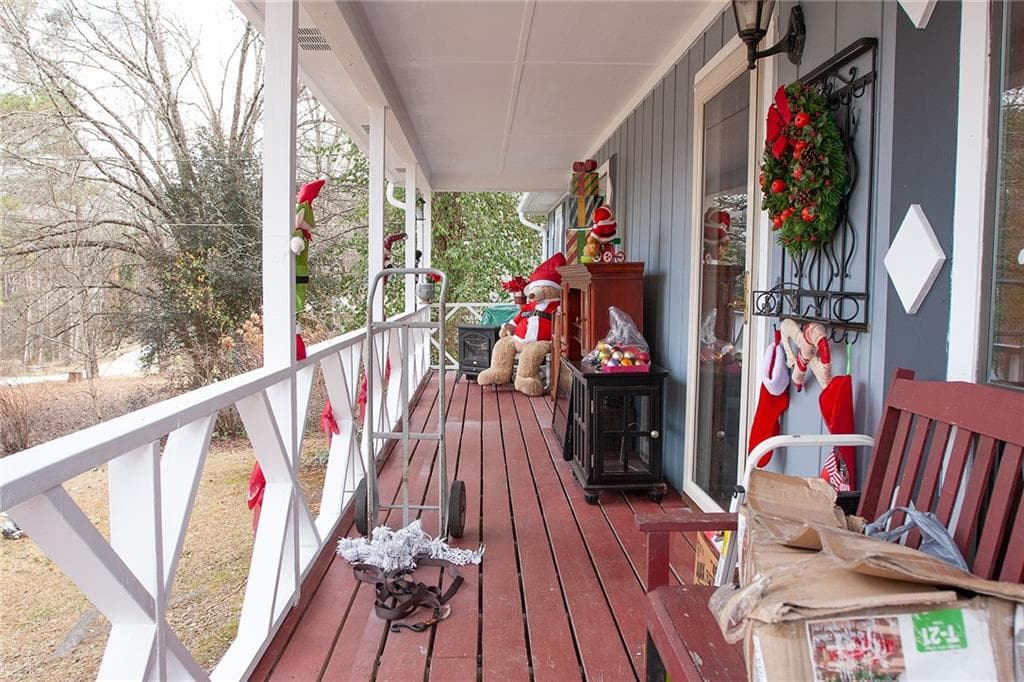 3 bedroom, 2 bathroom, 1,404 sq ft single family residence for sale at 7240 Colony Lane, Douglasville, GA 30135 — photo 4