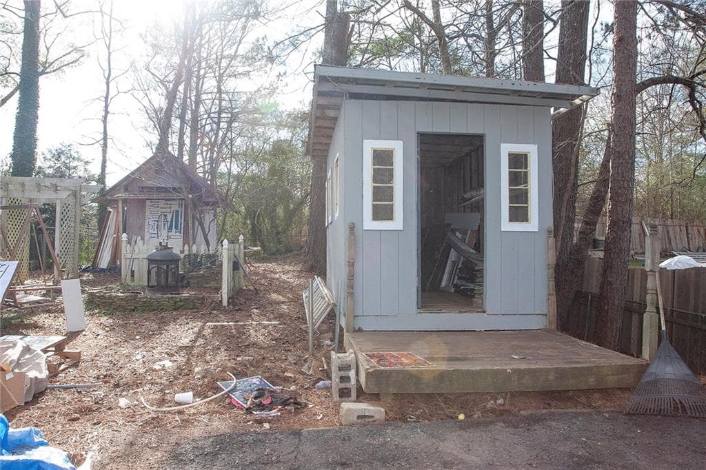 3 bedroom, 2 bathroom, 1,404 sq ft single family residence for sale at 7240 Colony Lane, Douglasville, GA 30135 — photo 5