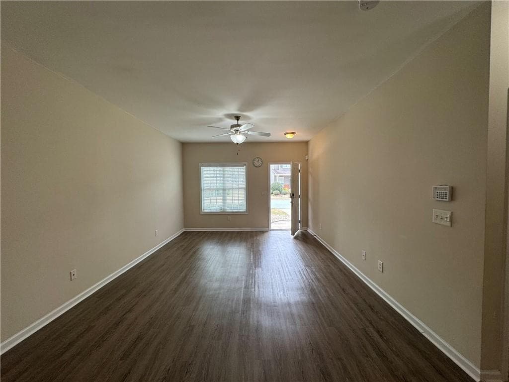 2 bedroom, 3 bathroom, 1,757 sq ft townhouse for sale at 3058 Cedar Glade Lane, Buford, GA 30519 — photo 3